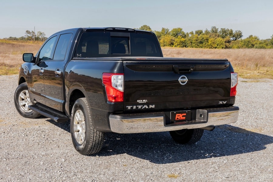 Алюминиевые боковые подножки HD2, кабина Crew Cab, Nissan TITAN (2004–2024), Rough Country — фото 5