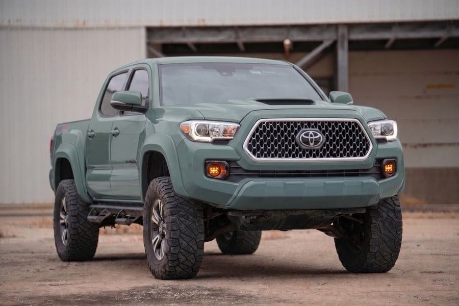 Расширители колёсных арок Sport, цвет 6X3 Lunar Rock, Toyota Tacoma III, Rough Country — фото 4