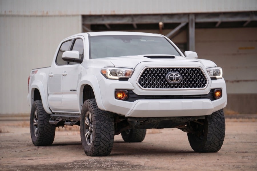 Расширители колёсных арок Sport, цвет 040 Super White, Toyota Tacoma III, Rough Country — фото 4