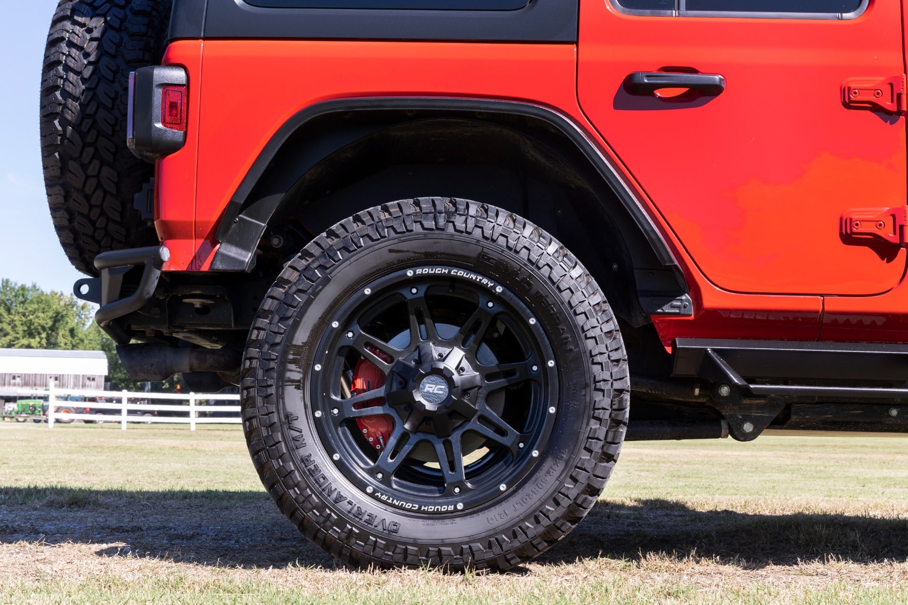 Накладки задних суппортов, красные, для Jeep Wrangler JL, тормоза BR5, Rough Country — фото 5