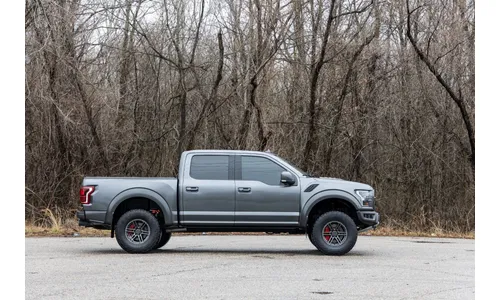 Накладки передних и задних суппортов, красные, для Ford F-150 (2012–2020), механический стояночный тормоз, Rough Country — фото 3