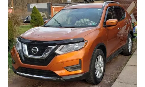 Защитный дефлектор капота AVS Carflector защита для Nissan Rogue 2014-2020 годов выпуска — фото 1