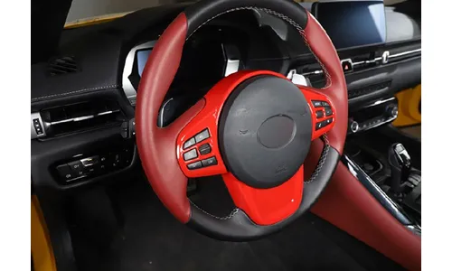 Накладки на рулевое колесо, красные, 2 части, для Toyota Supra 5 A90 (2019-2025) — фото 1