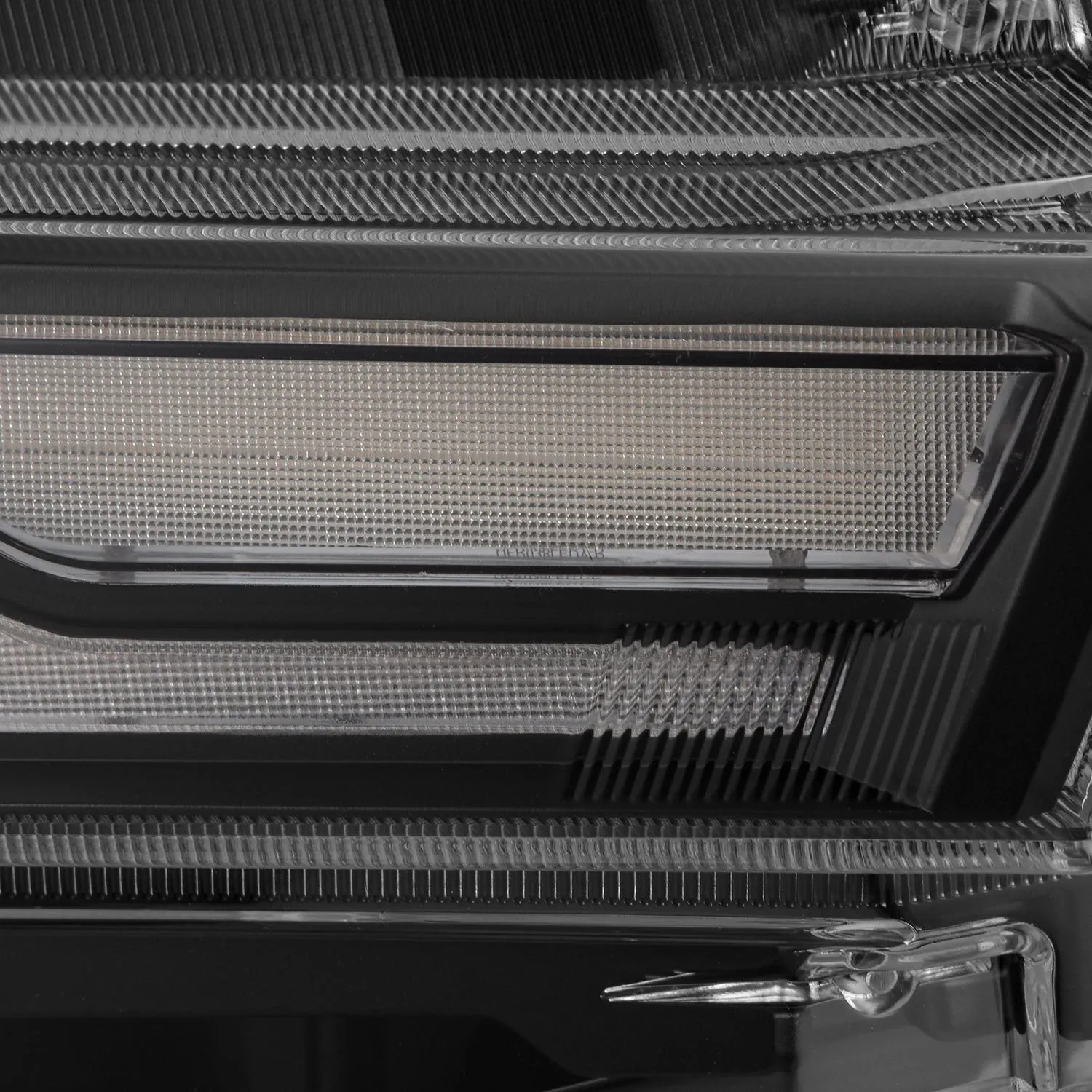 Фары проекторные светодиодные Black LUXX для Ford Ranger 2024–2026, AlphaRex — фото 3