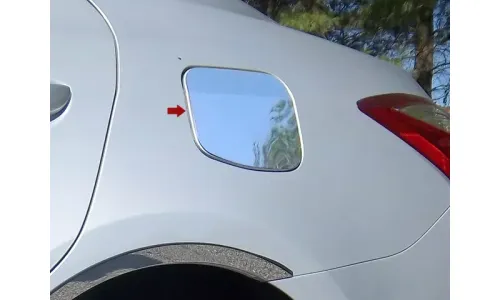 Отделка крышки двери бака QAA нержавеющая хромированная для Toyota Corolla 2014-2019 — фото 1