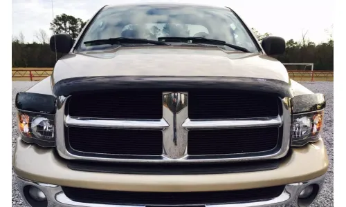 Защитный дефлектор капота AVS BugFlector для 03–05 Ram 1500 2500 3500 — фото 1