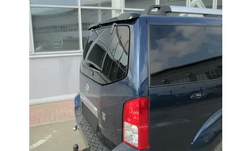 Дефлектор заднего стекла темный NISSAN PATHFINDER 2005-2014 / Ниссан Патфайндер — фото 2
