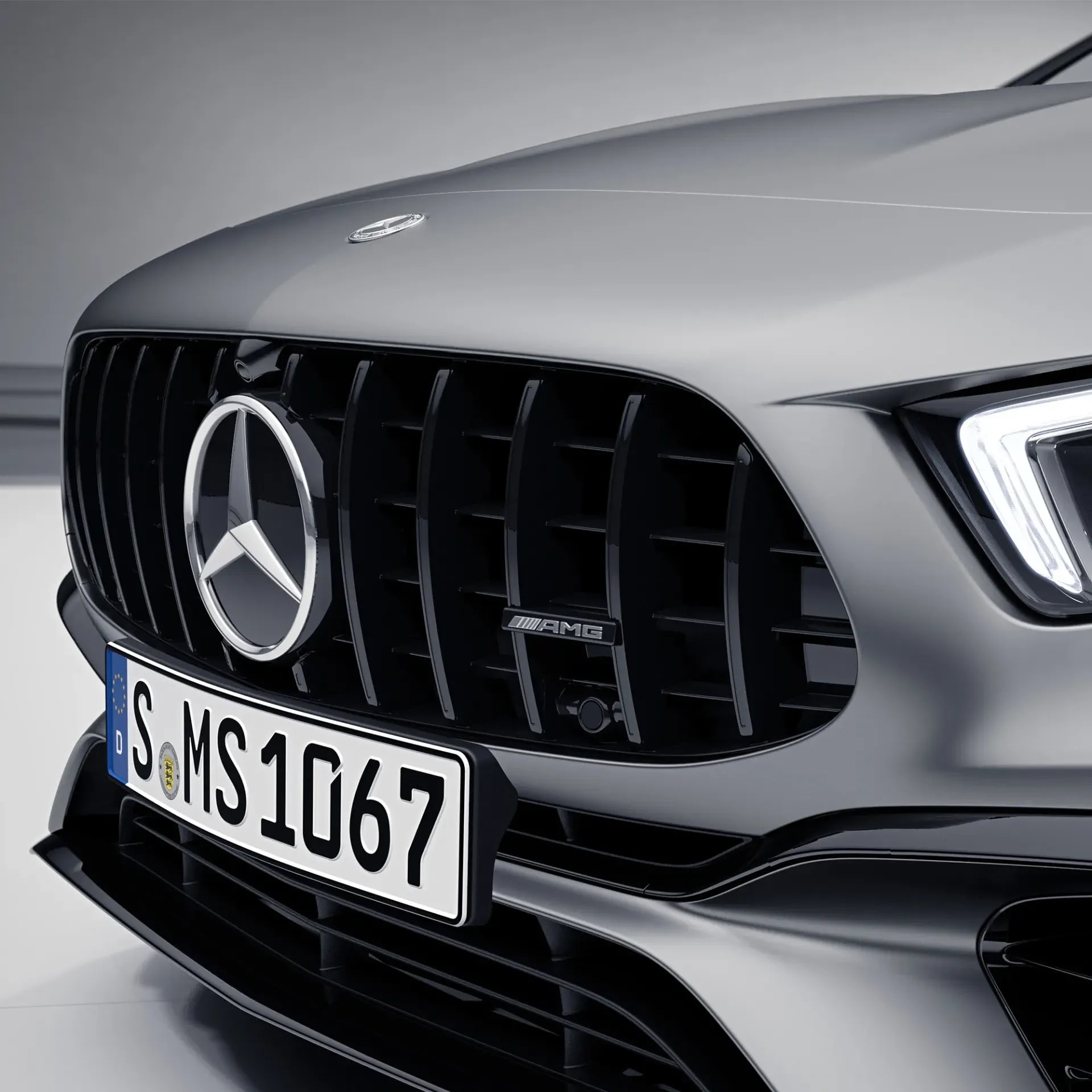 Решетка радиатора Panamericana Mercedes-AMG A 45 W177, темный хром — фото 3
