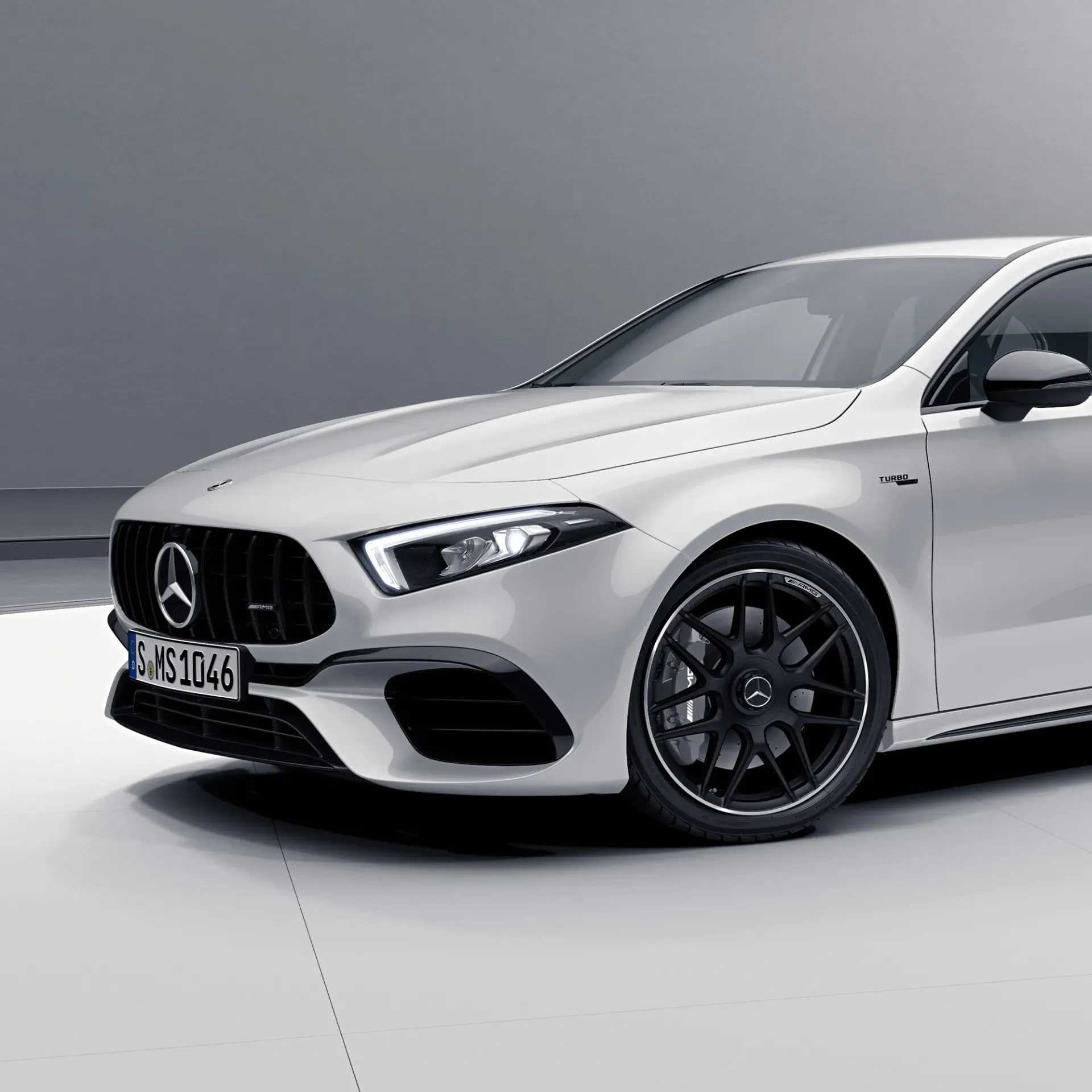 Решетка радиатора Panamericana Mercedes-AMG A 45 W177, темный хром — фото 6