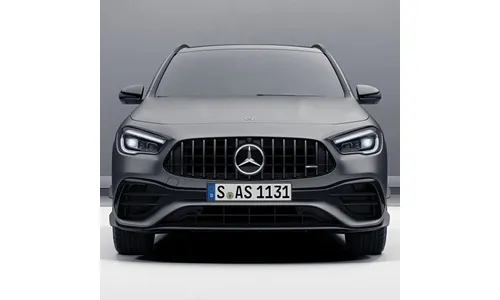 Черная глянцевая решетка Panamericana Mercedes-AMG GLA 45 H247 Night Package II — фото 1