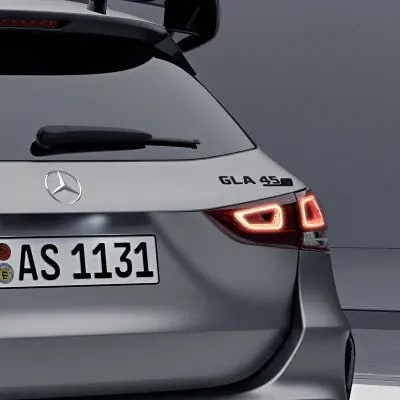 Черный глянцевый шильдик GLA 45 S Mercedes-Benz GLA H247 на крышку багажника — фото 1