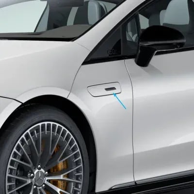 Черный шильдик 4Matic+ Mercedes-Benz EQS V297 на переднее крыло, 1 шт. — фото 1