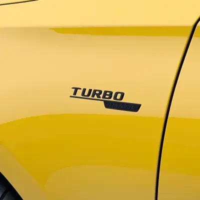 Комплект шильдиков Turbo 4Matic AMG на крылья, черный глянцевый, 2 шт. — фото 1