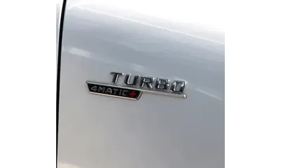 Комплект шильдиков Turbo 4Matic+ AMG на крылья, хром на черном фоне, 2 шт. — фото 1