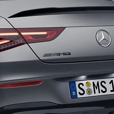 Шильдик AMG Mercedes-Benz CLA C118, черный глянцевый — фото 1