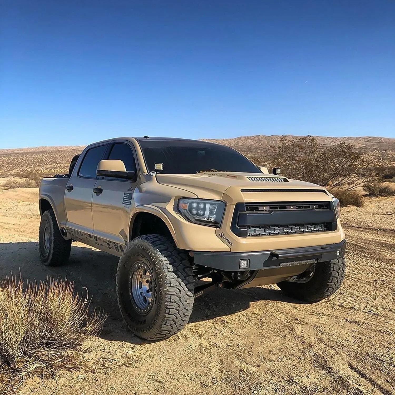 Фары светодиодные Nova G2 Black для Toyota Tundra 2014–2021 (см. примечание), AlphaRex — фото 1