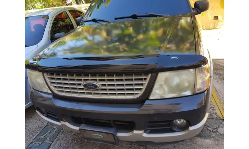 Защитный дефлектор капота AVS BugFlector II для Ford Explorer 2002-2005 годов выпуска — фото 1