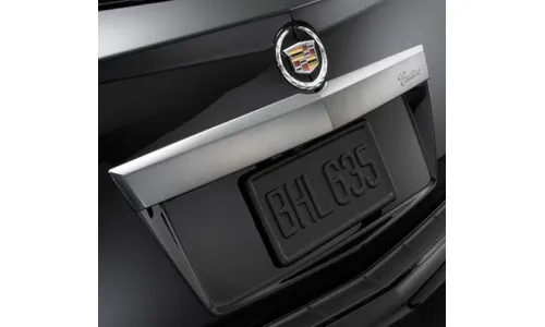 Накладка крышки багажника Cadillaс SRX 2010-, черный хром, для а/м с камерой, оригинал — фото 1