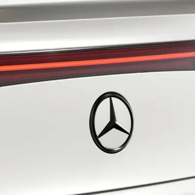 Черная эмблема-звезда Mercedes-Benz на крышку багажника с грунтованным основанием — фото 1