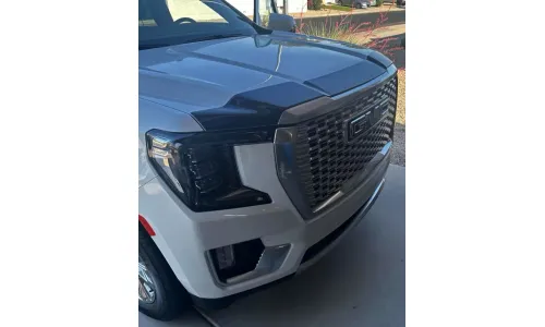 Защитный дефлектор капота AVS Aeroskin защита для 2021-2024 GMC Yukon & XL — фото 1