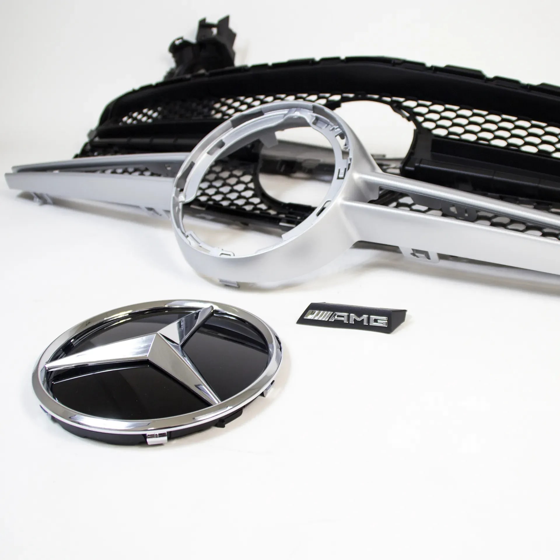Комплект решетки радиатора Twin-Blade C 43 AMG Mercedes-Benz C-Класс W205/S205/C205/A205 дорестайлинг (2014–2018), без камеры 360°, без Distronic 233 — фото 3