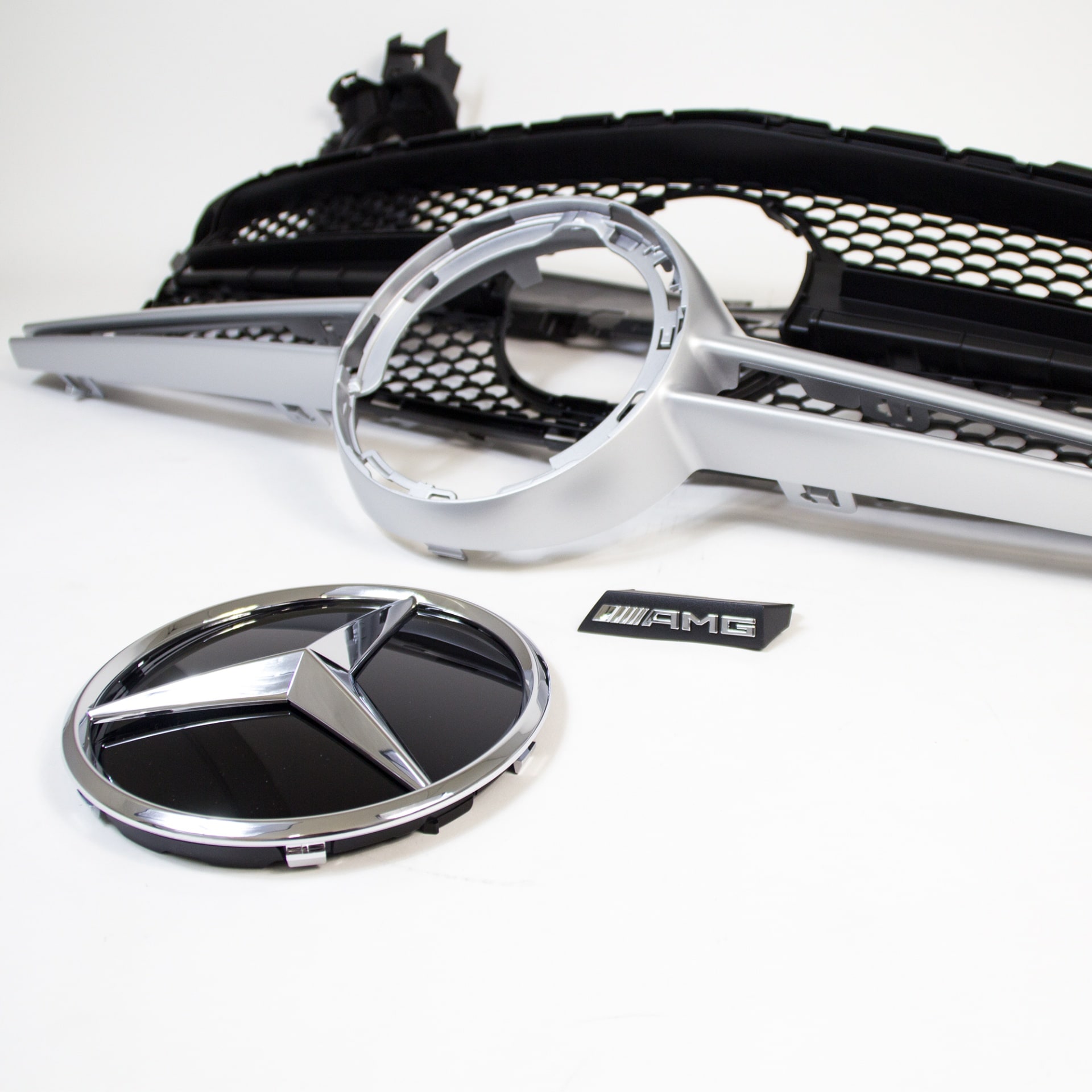 Комплект решетки радиатора Twin-Blade C 43 AMG Mercedes-Benz C-Класс W205/S205/C205/A205 дорестайлинг (2014–2018), с камерой 360°, без Distronic 233 — фото 3