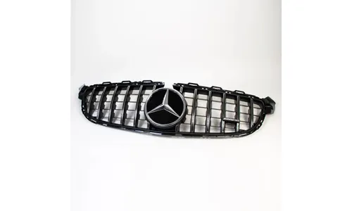 Решетка радиатора Panamericana Mercedes-Benz C 63 AMG W205/S205/C205/A205 без Distronic с камерой 360° — фото 1
