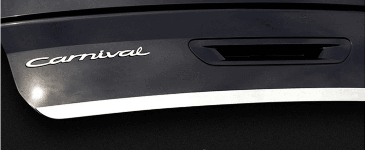 Накладка на заднюю дверь Kia Carnival 2021-, нержавейка — фото 1