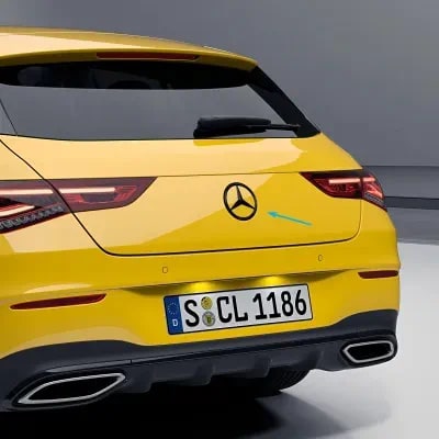 Эмблема Mercedes-Benz CLA C118, звезда цвета «темный хром», основание цвета «серебристый Iridium Silver» — фото 1