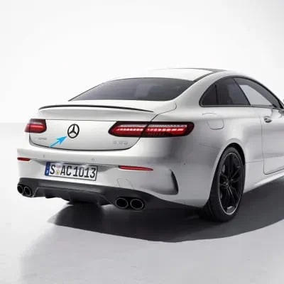 Эмблема-звезда для Mercedes-Benz CLA C118/X118, CLE C236/A236, GLC C254, E-Класс C238, GLE C167, CLS C257 и EQS V297, звезда цвета «темный хром», основание цвета «белый Digital White» — фото 4