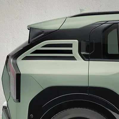 Наклейки на задние стойки Kia EV3, черные, комплект 6 шт. — фото 1