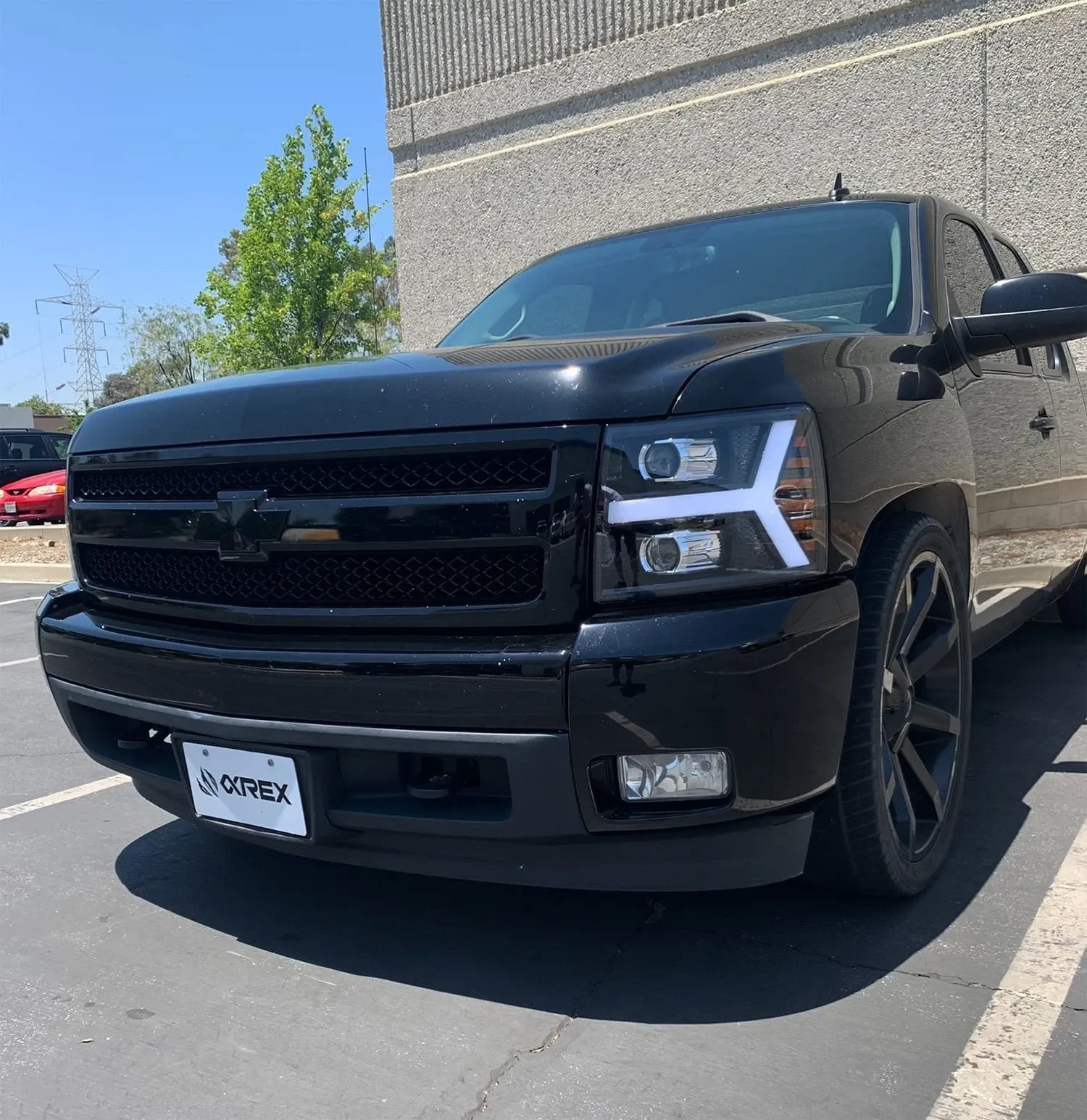 Фары проекторные светодиодные Jet Black LUXX для Chevy Silverado 2007–2013, AlphaRex — фото 2