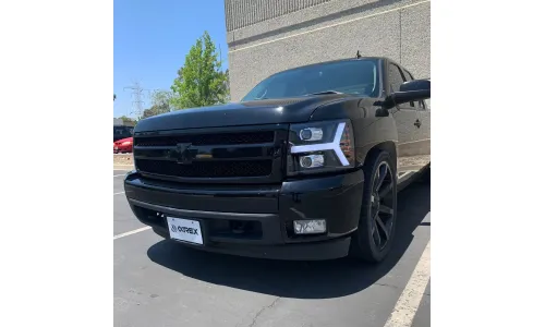 Фары проекторные светодиодные Jet Black LUXX для Chevy Silverado 2007–2013, AlphaRex — фото 2