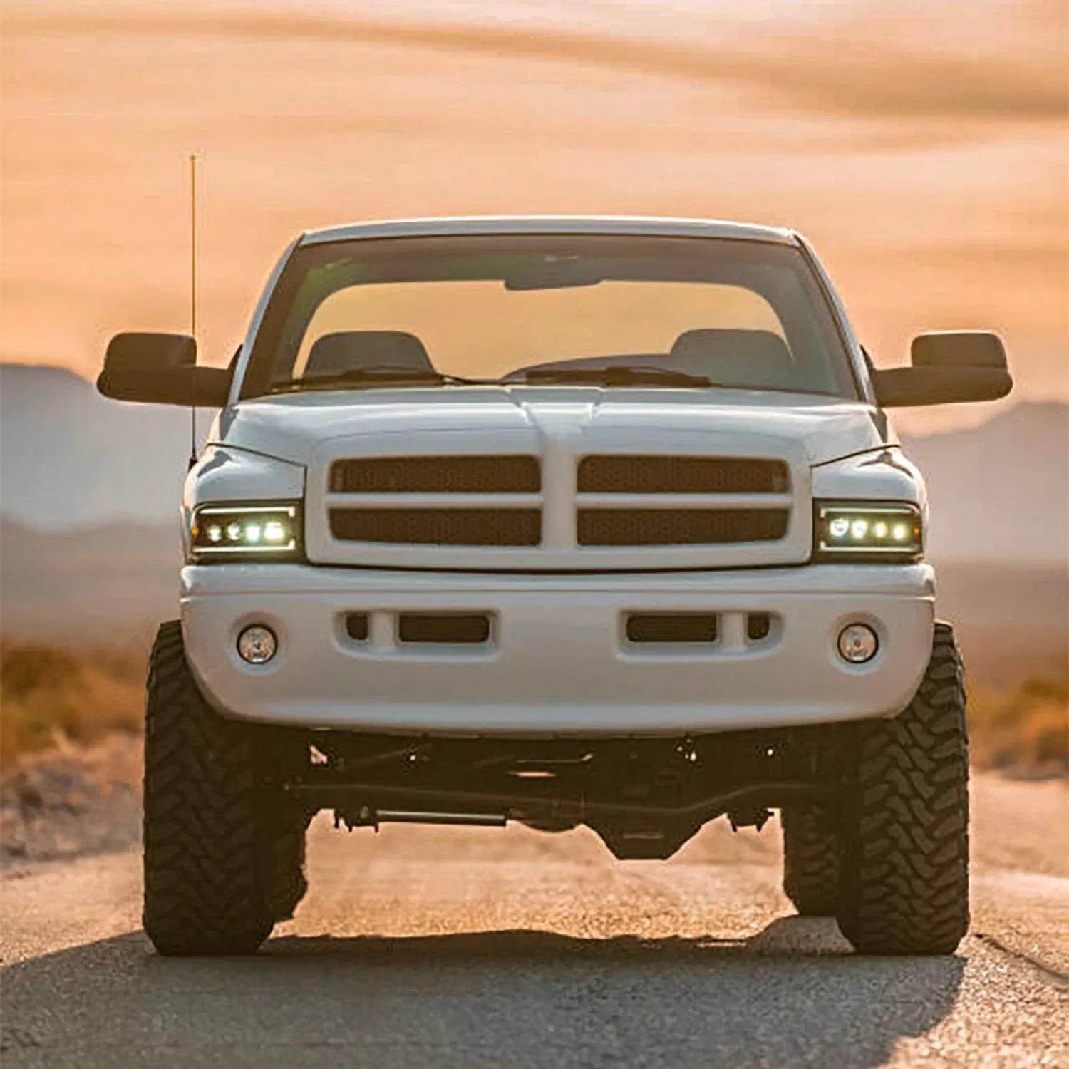 Фары проекторные светодиодные Black Nova для Dodge Ram 1500 1999–2001, AlphaRex — фото 2