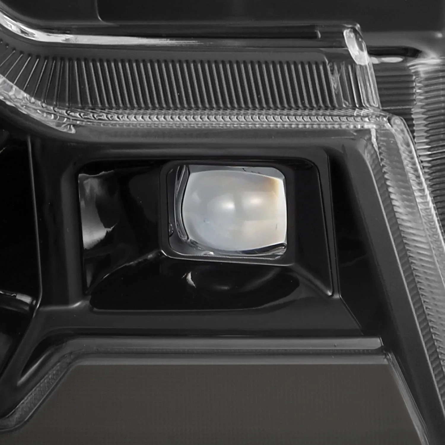 Фары проекторные светодиодные Alpha-Black NOVA для Ford Ranger 2024–2026, AlphaRex — фото 3