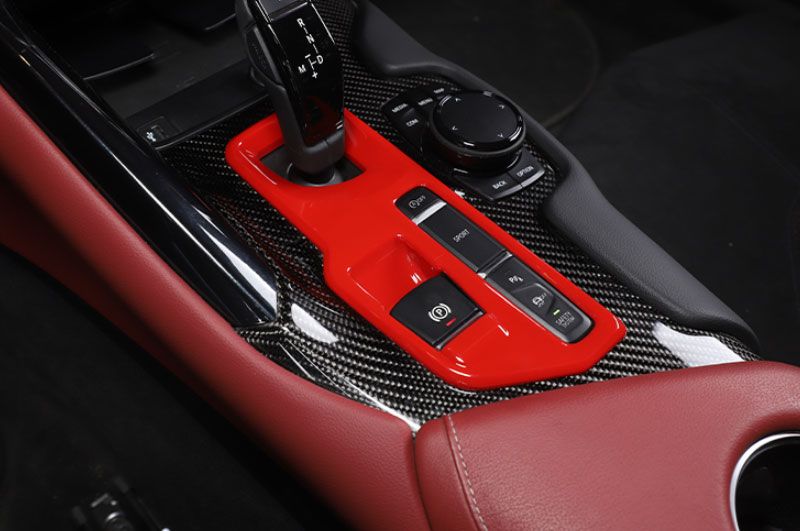 Накладка на основание ручки КПП, красная, для Toyota Supra 5 A90 (2019-2025) — фото 1