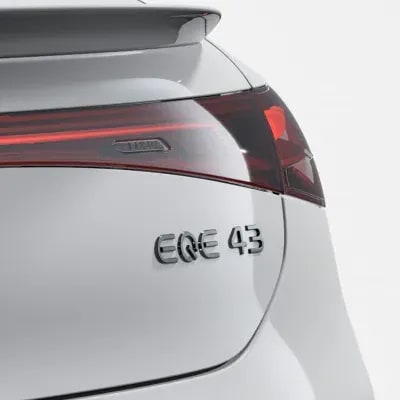 Черный шильдик EQE 43 Mercedes-Benz EQE V295 на крышку багажника — фото 1