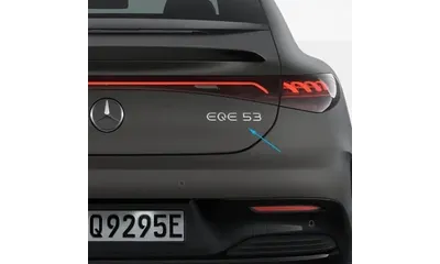 Серебристый шильдик EQE 53 Mercedes-Benz EQE V295 на крышку багажника — фото 1