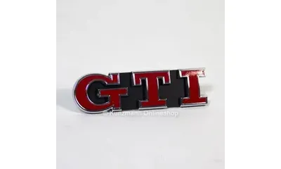 Красно-хромированная эмблема GTI Performance на решетку Volkswagen Golf VII GTI — фото 1