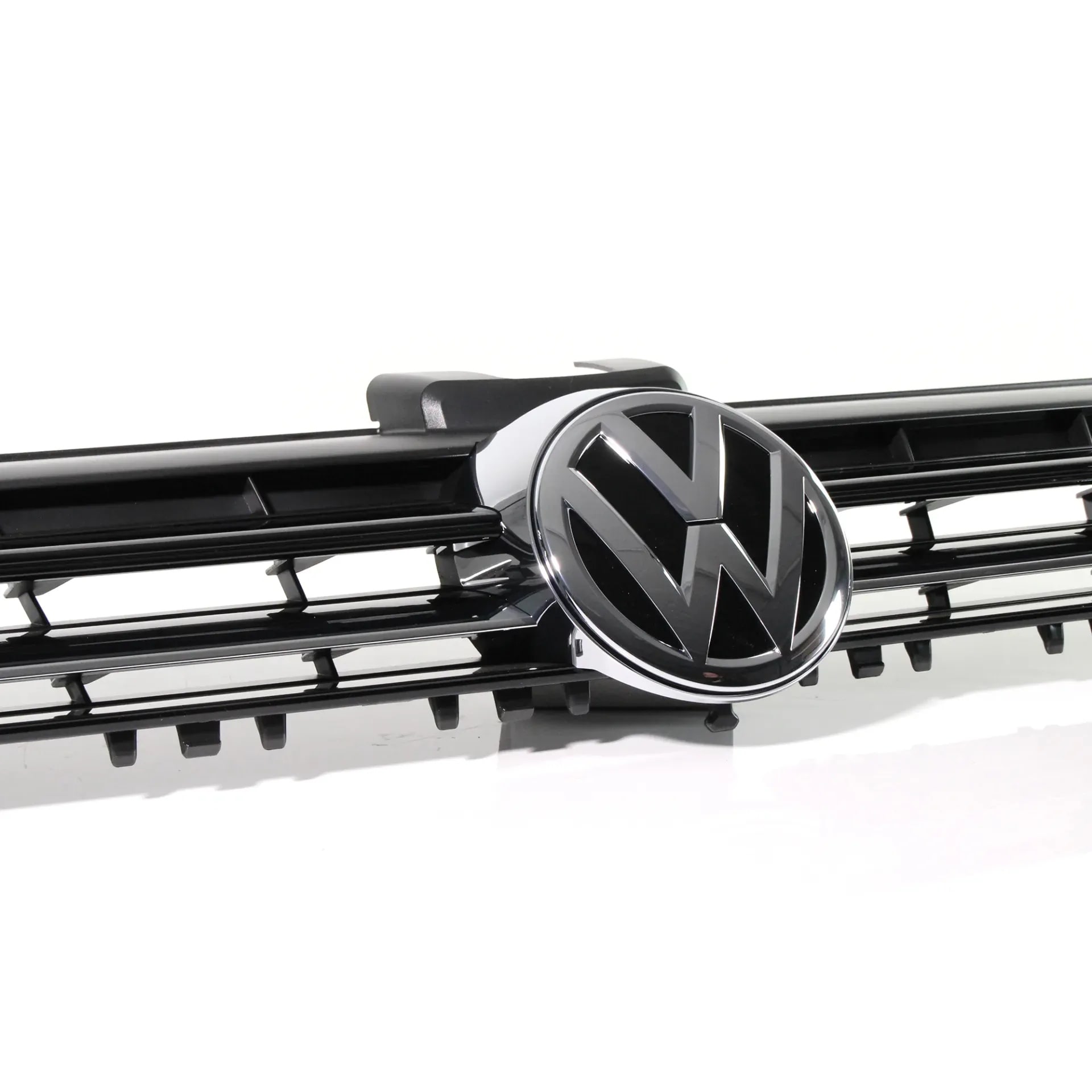 Оригинальная решетка R-Line с эмблемой VW для Volkswagen Golf 7 дорестайлинг с ксеноновыми фарами — фото 3