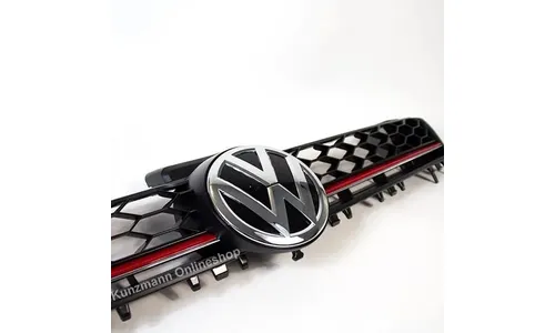 Решетка GTI с сотовым рисунком и эмблемами Volkswagen Golf 7 дорестайлинг — фото 2
