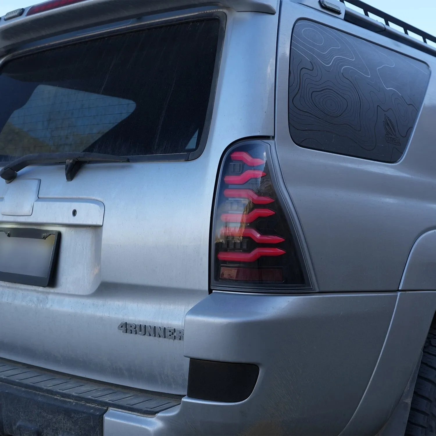 Фонари задние светодиодные Luxx Black Red для Toyota 4Runner 2003–2009, AlphaRex — фото 1