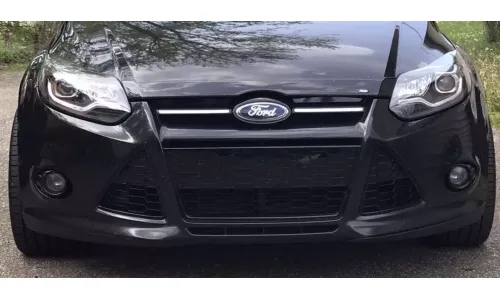 Защитный дефлектор капота AVS AeroSkin защита для Ford Focus Mk3 2012-2014 годов выпуска — фото 1