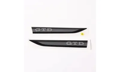 Шильдики GTD Volkswagen Golf VIII на крылья, черный/Pure Grey, комплект 2 шт. — фото 1