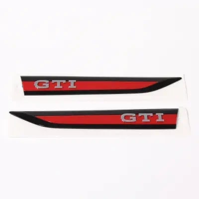Комплект шильдиков GTI на крылья Volkswagen Golf 8, красный, 2 шт. — фото 1