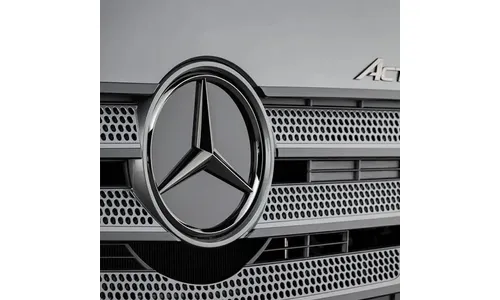 Комплект светодиодной эмблемы-звезды Mercedes-Benz Actros 4/5, Arocs и Antos, темный хром — фото 1