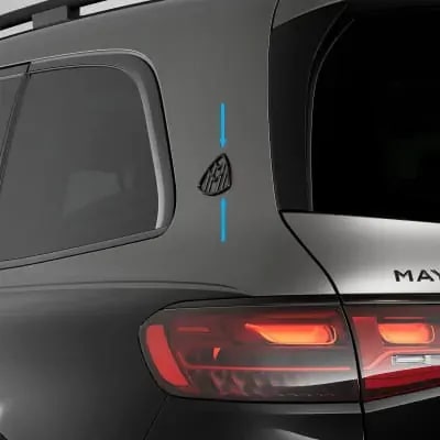 Эмблема Maybach Mercedes-Benz GLS X167 на левую или правую заднюю стойку кузова, темный хром — фото 1