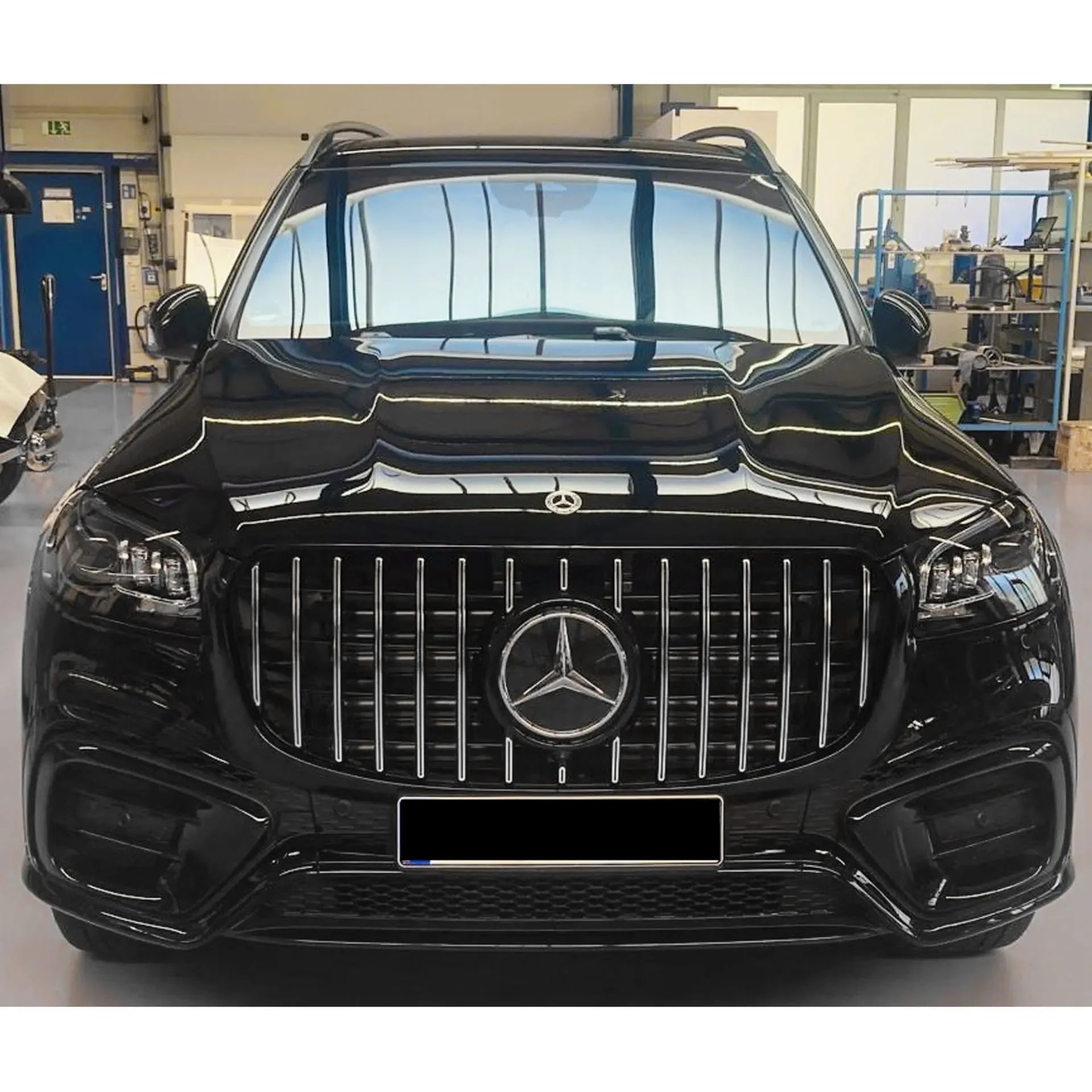 Черная глянцевая решетка Panamericana Mercedes-Benz GLS X167 рестайлинг с хромированными ламелями CHROMETEC — фото 6