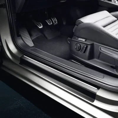 Защитная пленка порогов Volkswagen Passat B8, черно-серебристый — фото 1
