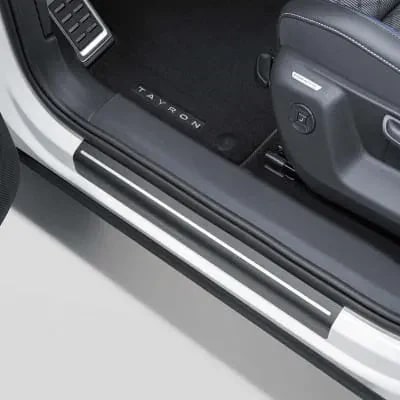 Защитная пленка порогов Volkswagen Tayron R4, черно-серебристый — фото 1